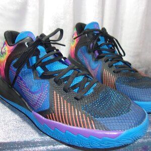 S-109 NIKE KYRIE FLYTRAP YOUTH SIZE SNEAKERS #DD0340-410 (5.5)SIZE